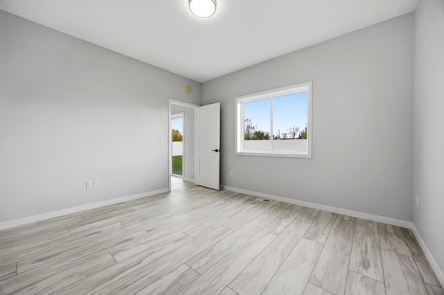 109 Annies Way, Mapleton, ND 58059