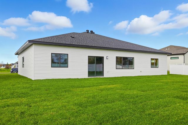 109 Annies Way, Mapleton, ND 58059