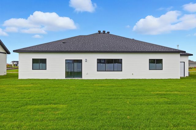 109 Annies Way, Mapleton, ND 58059