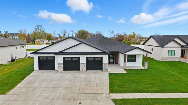 109 Annies Way, Mapleton, ND 58059