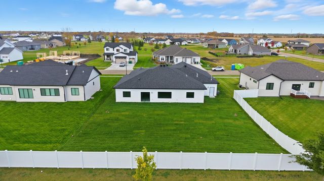 109 Annies Way, Mapleton, ND 58059