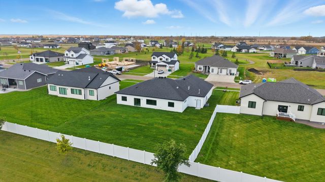 109 Annies Way, Mapleton, ND 58059