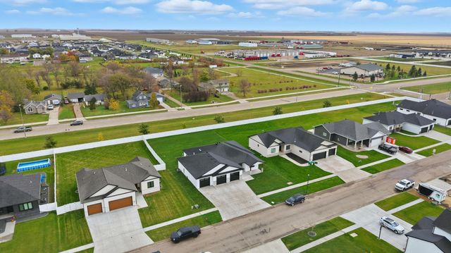 109 Annies Way, Mapleton, ND 58059