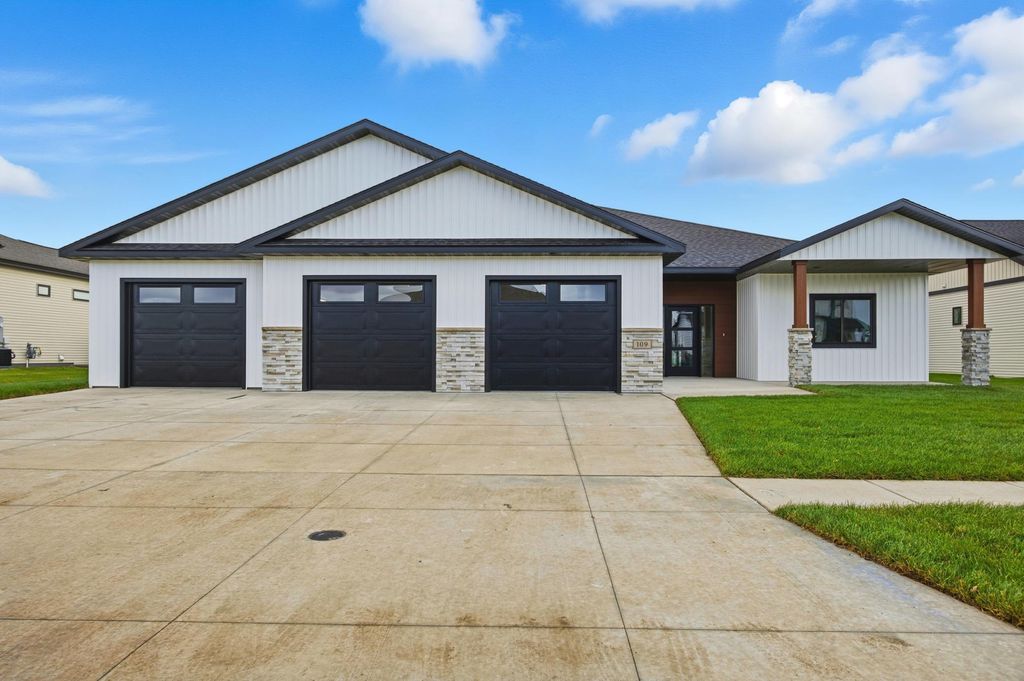 109 Annies Way, Mapleton, ND 58059