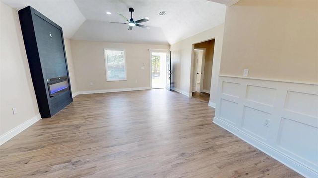 915 W 18th Street, Lake Charles, LA 70601