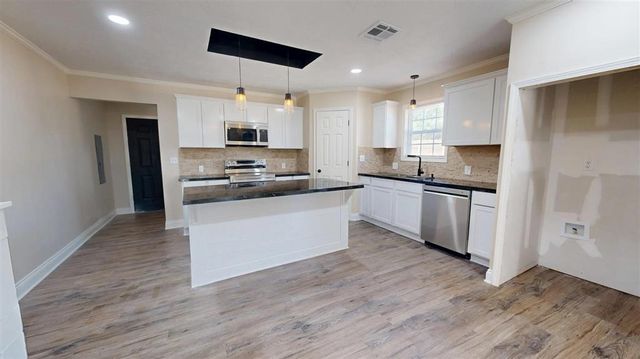 915 W 18th Street, Lake Charles, LA 70601