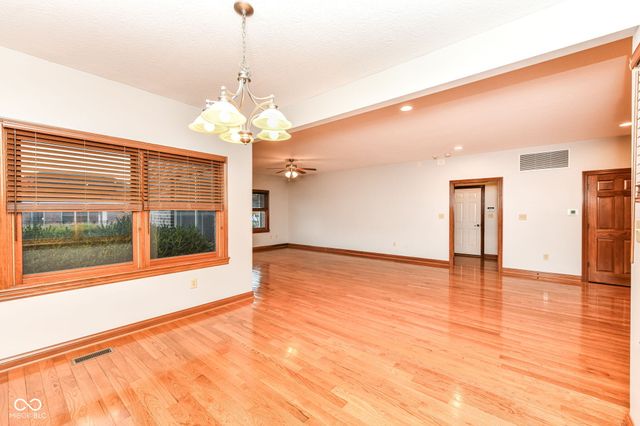 1111 Morningside Court, Greenfield, IN 46140