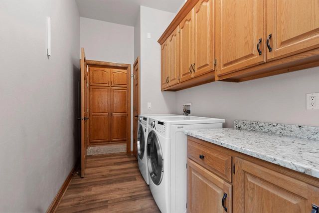 696 SPRING BROOK DRIVE, Hobart, WI 54155