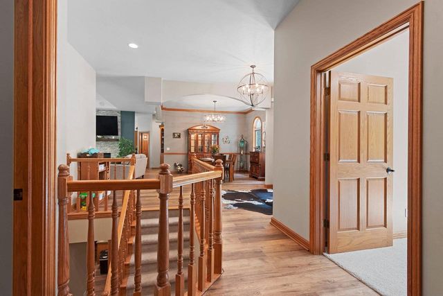 696 SPRING BROOK DRIVE, Hobart, WI 54155