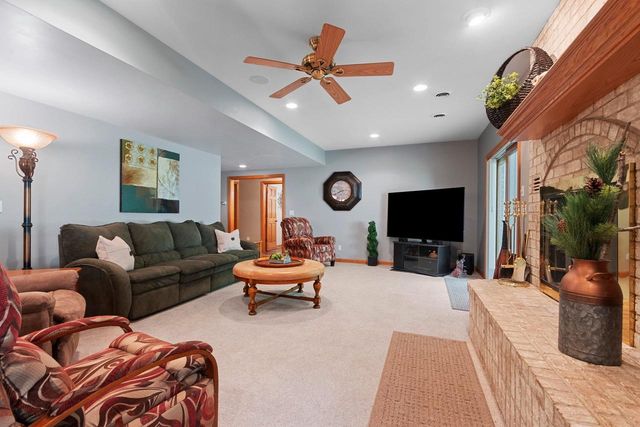 696 SPRING BROOK DRIVE, Hobart, WI 54155