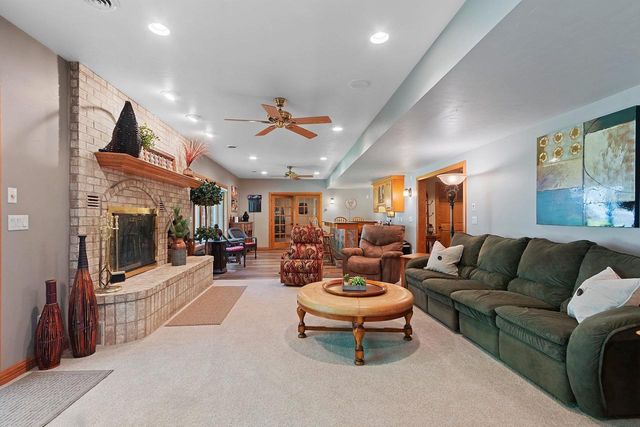 696 SPRING BROOK DRIVE, Hobart, WI 54155