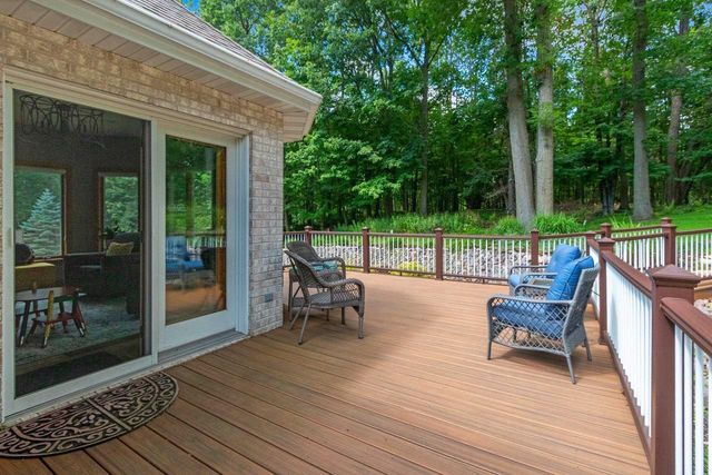 696 SPRING BROOK DRIVE, Hobart, WI 54155