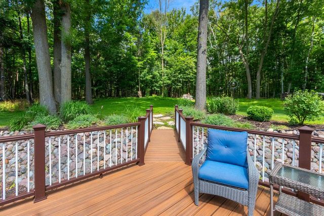 696 SPRING BROOK DRIVE, Hobart, WI 54155