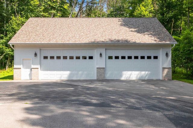 696 SPRING BROOK DRIVE, Hobart, WI 54155