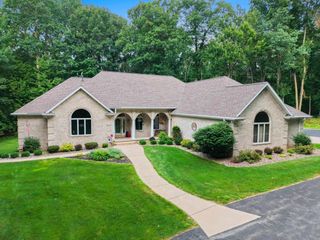696 SPRING BROOK DRIVE, Hobart, WI 54155
