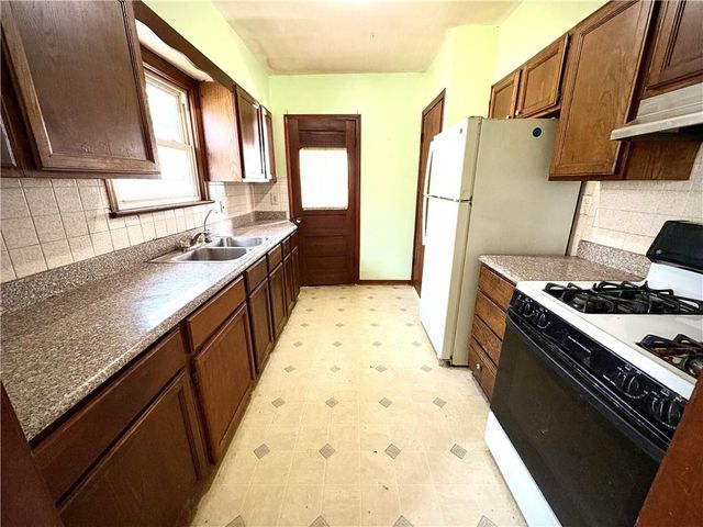 428 N 22nd Street, Kansas City, KS 66102