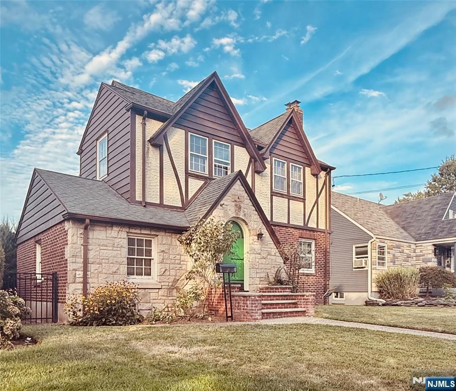 121 Central Avenue, Hasbrouck Heights, NJ 07604