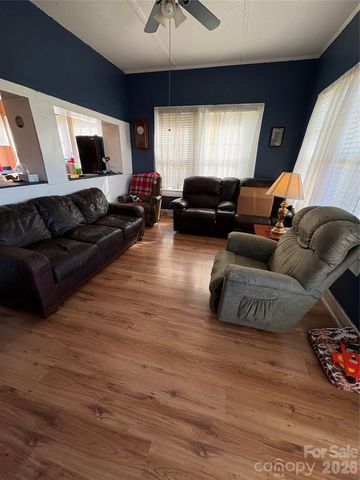 135 E Spencer Avenue, Gastonia, NC 28054