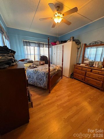 135 E Spencer Avenue, Gastonia, NC 28054