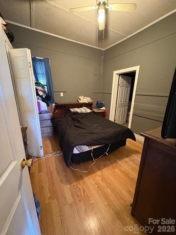 135 E Spencer Avenue, Gastonia, NC 28054