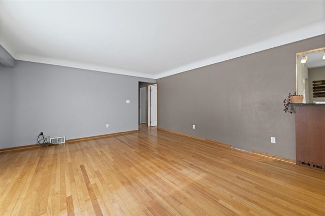 14284 Arcola Street, Livonia, MI 48154