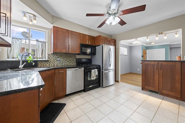 14284 Arcola Street, Livonia, MI 48154