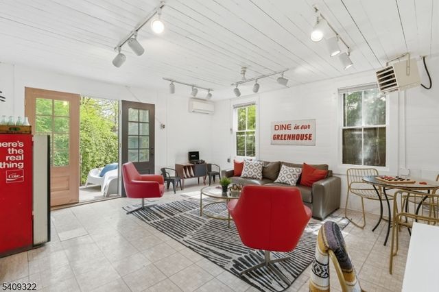 42 Euclid Ave, Maplewood Twp., NJ 07040