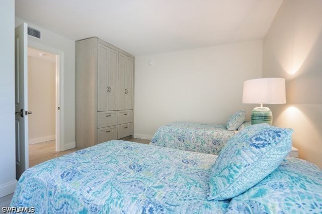 2850 Gulf Shore BLVD N 102, Naples, FL 34103