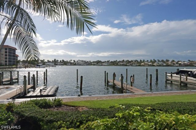 2850 Gulf Shore BLVD N 102, Naples, FL 34103