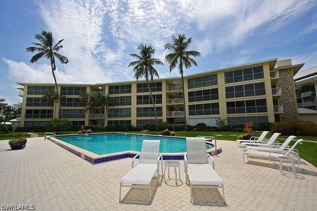 2850 Gulf Shore BLVD N 102, Naples, FL 34103