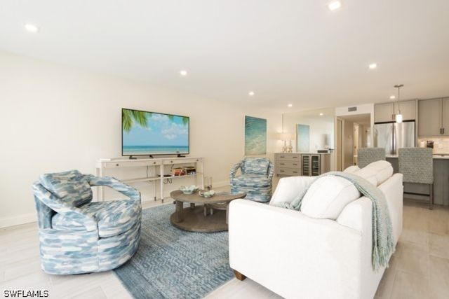 2850 Gulf Shore BLVD N 102, Naples, FL 34103