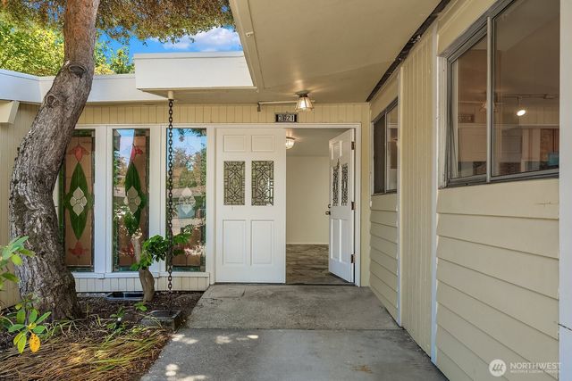 3621 81st Avenue SE, Mercer Island, WA 98040
