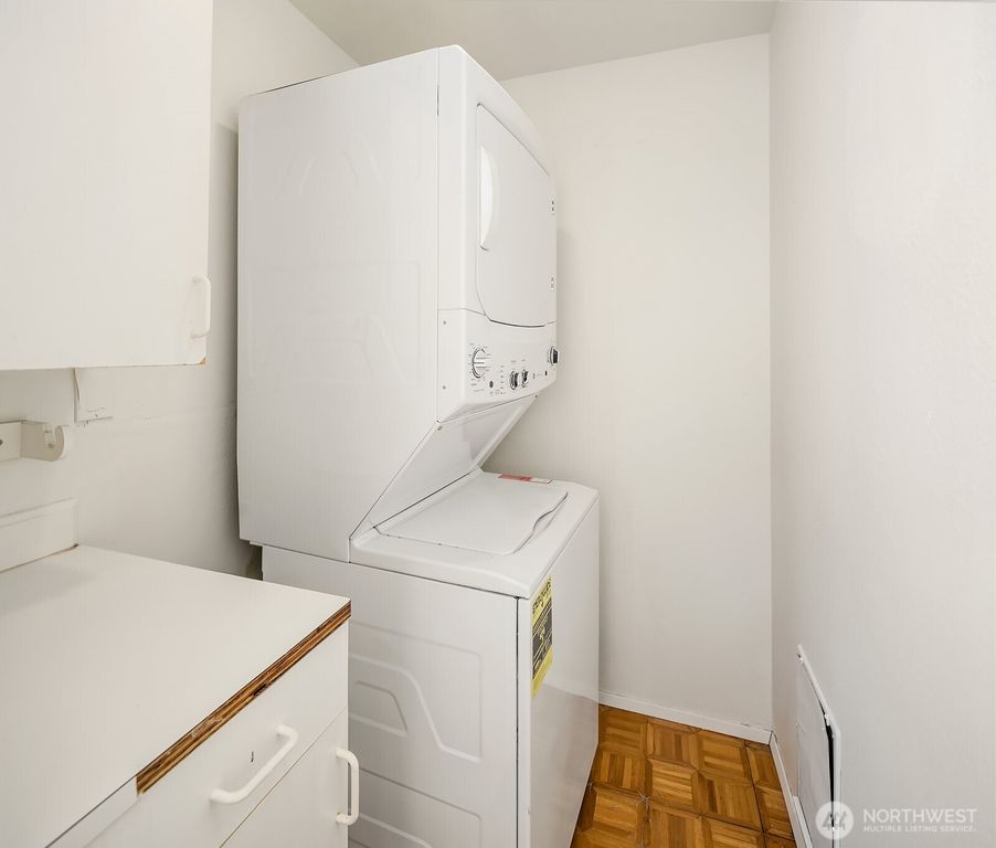 Image 13 of property listing at 3621 81st Avenue SE, Mercer Island, WA 98040