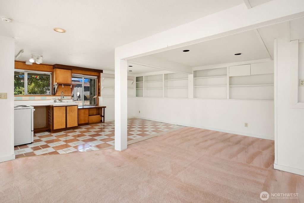 Image 19 of property listing at 3621 81st Avenue SE, Mercer Island, WA 98040