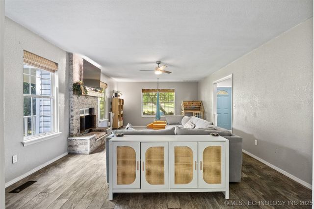 11801 S 266th East Avenue, Coweta, OK 74429