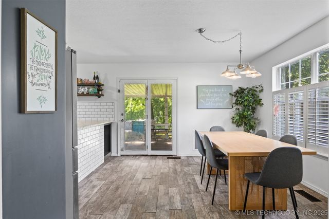 11801 S 266th East Avenue, Coweta, OK 74429