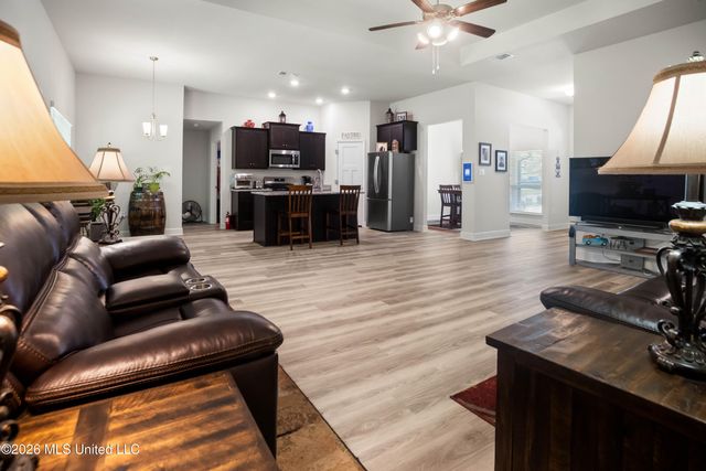 6285 Emerald Lk Drive, Biloxi, MS 39532