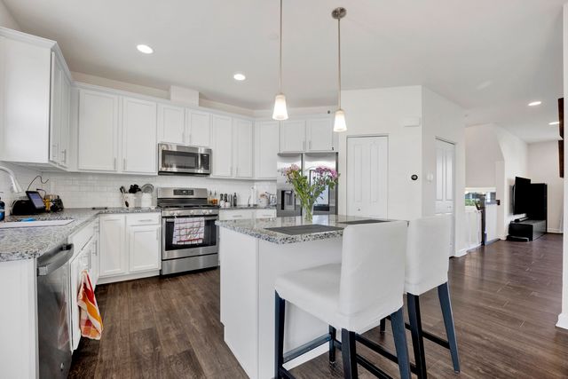 1951 Kingsley Circle, Northbrook, IL 60062