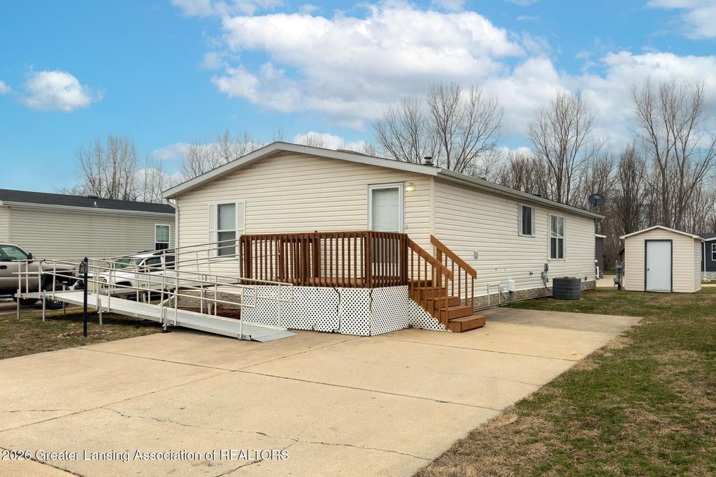 841 Ottawa Court, Charlotte, MI 48813