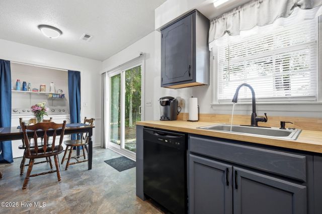 1704 Farmgate Road, Kinston, NC 28504