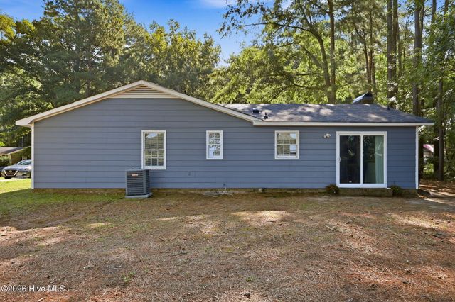 1704 Farmgate Road, Kinston, NC 28504