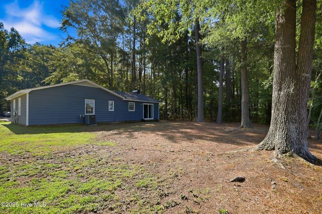 1704 Farmgate Road, Kinston, NC 28504
