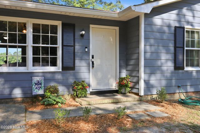 1704 Farmgate Road, Kinston, NC 28504