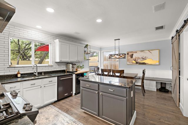 105 Bluejack PL, Cedar Park, TX 78613