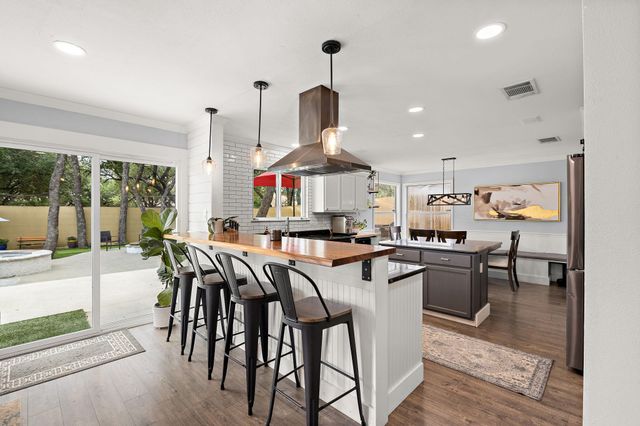 105 Bluejack PL, Cedar Park, TX 78613