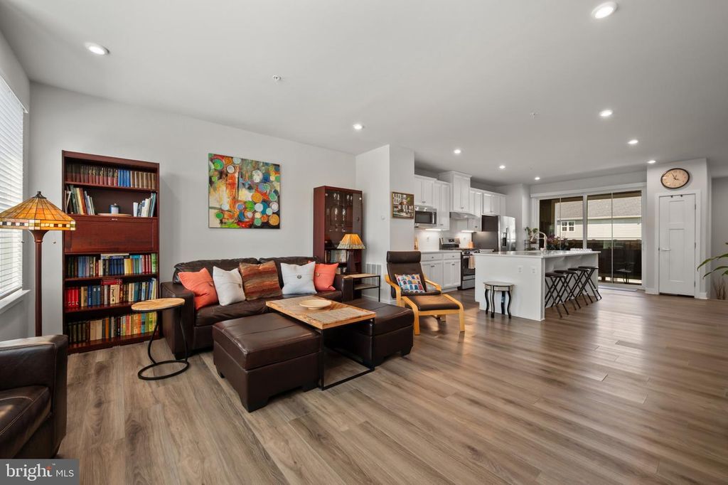 Image 10 of property listing at 7304 ISABELLA RD, Laurel, MD 20723