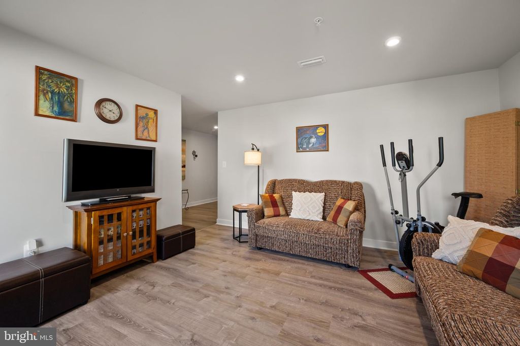Image 15 of property listing at 7304 ISABELLA RD, Laurel, MD 20723