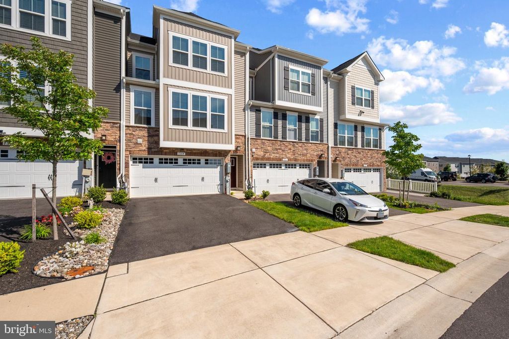 Image 2 of property listing at 7304 ISABELLA RD, Laurel, MD 20723