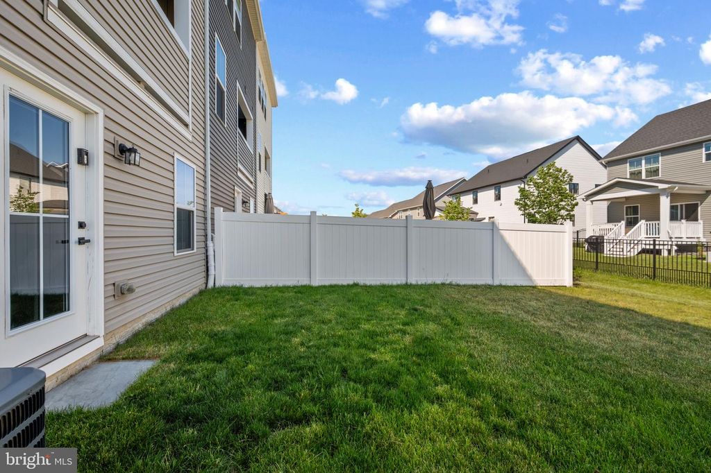 Image 34 of property listing at 7304 ISABELLA RD, Laurel, MD 20723