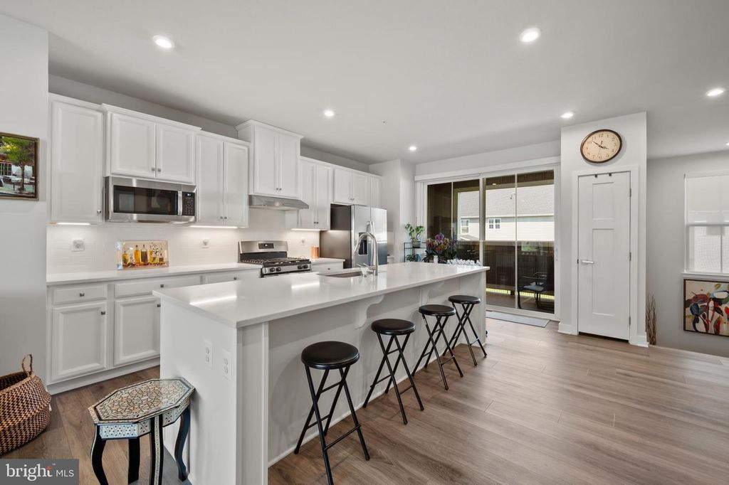 Image 4 of property listing at 7304 ISABELLA RD, Laurel, MD 20723